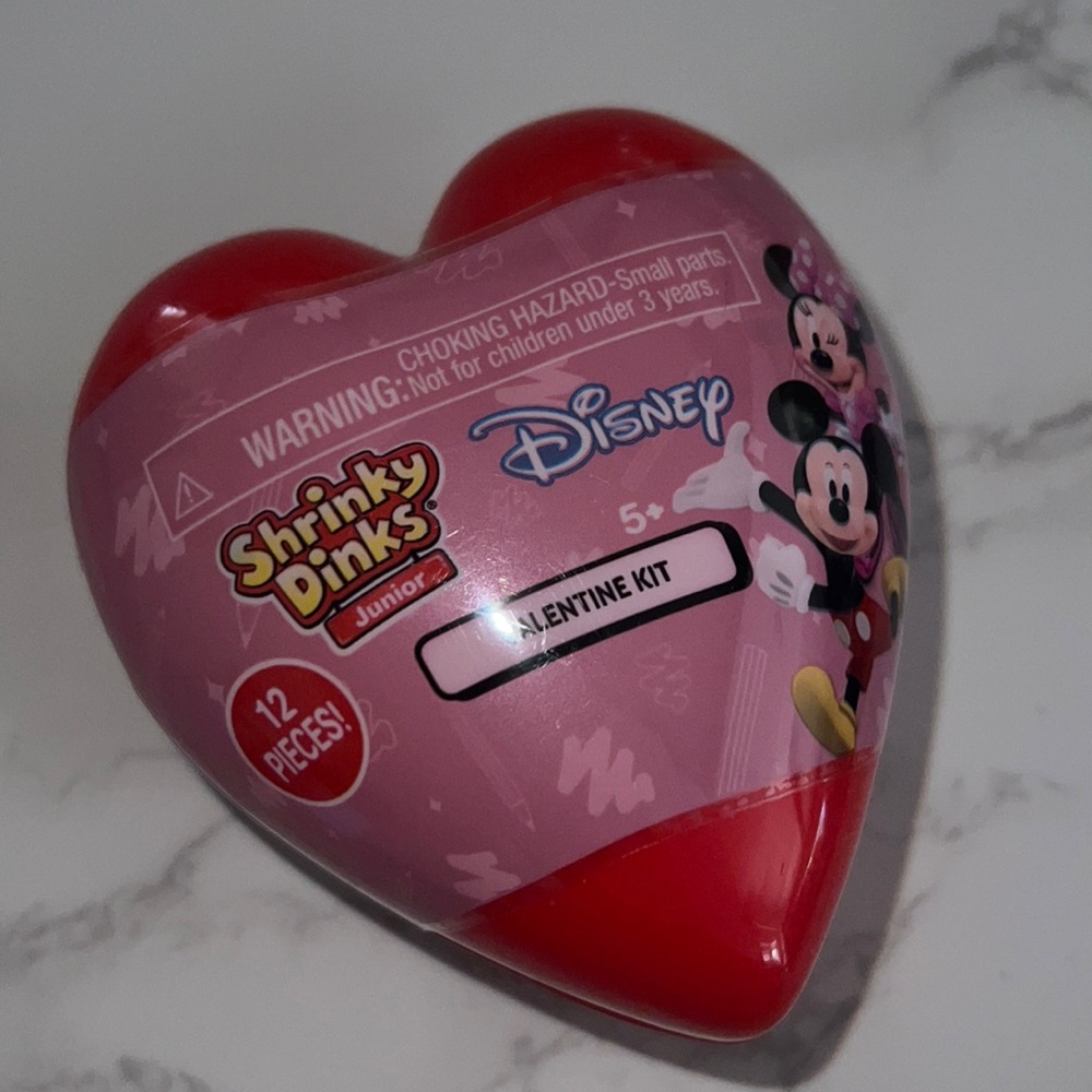 NWT Disney Micky & Minnie 12pc Shrinky Dinks Junior Valentine Kit Set